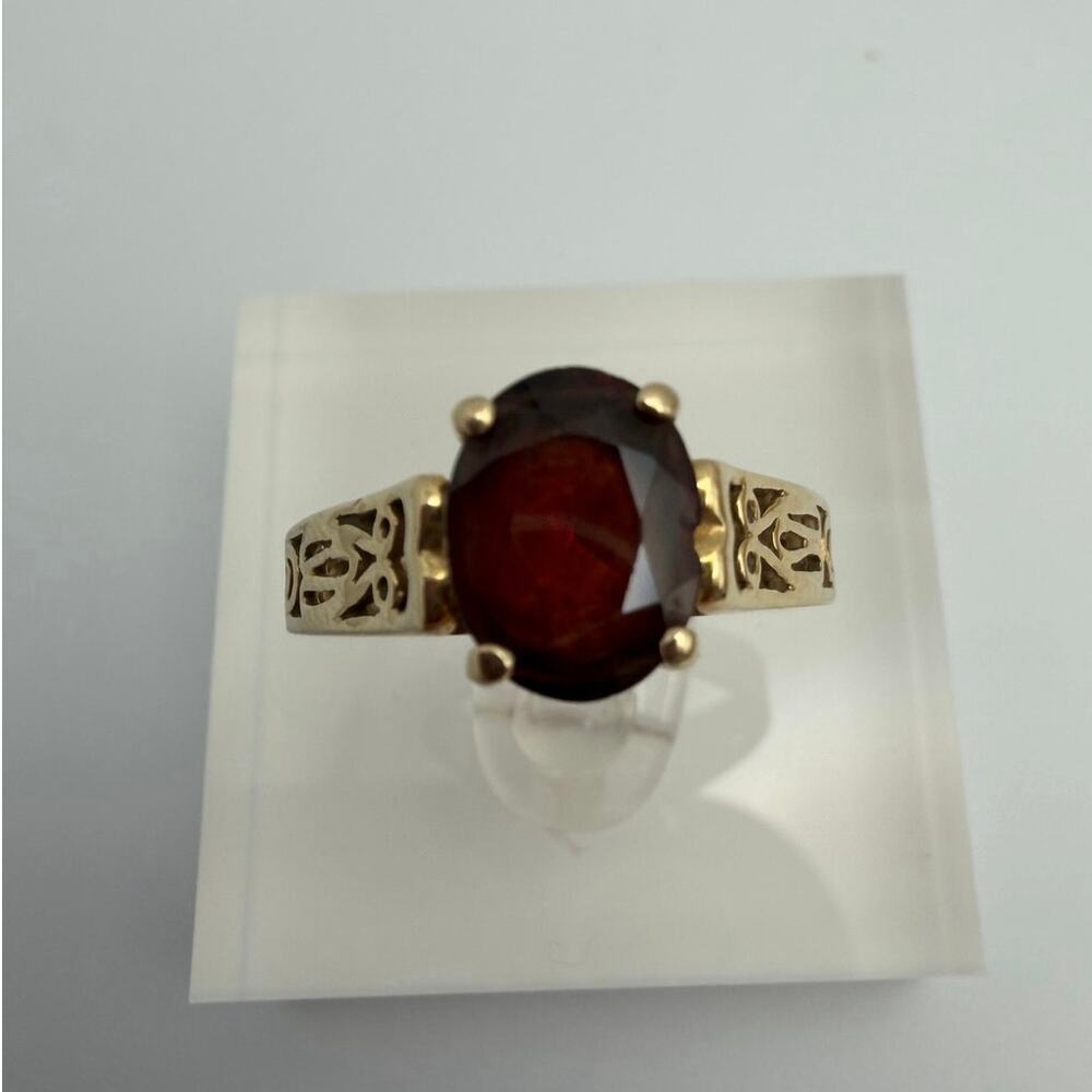 Vintage 14K Yellow Gold Oval Garnet Filigree Cocktail Ring Size 7 - 2.6g Chip